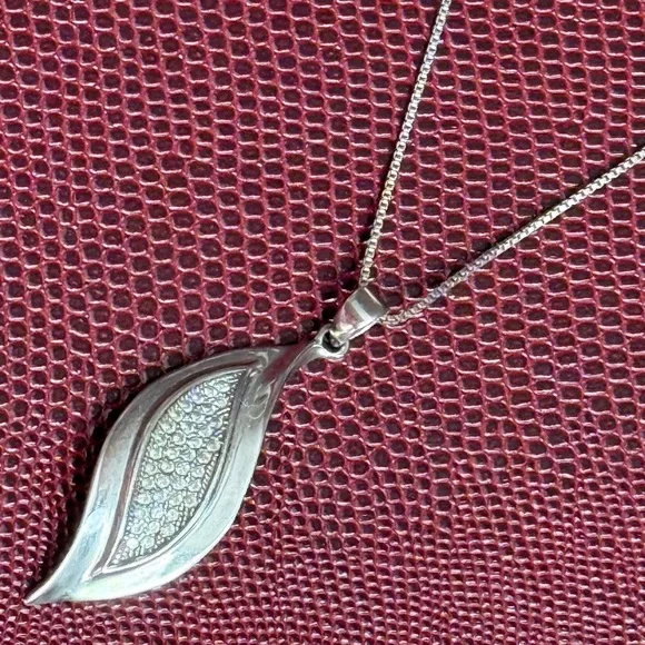 925 , 92.5% silver leaves necklace Handmade with white zirconia